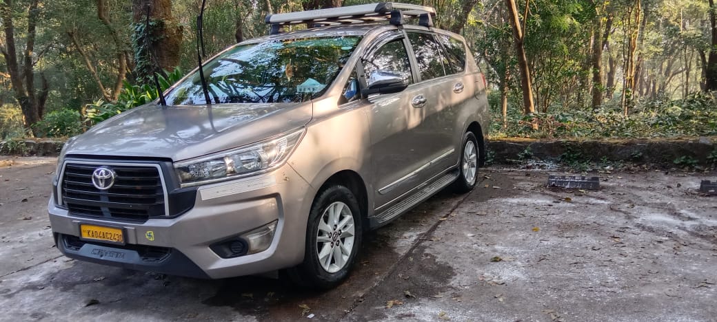 Innova Crysta Economy 6+1
