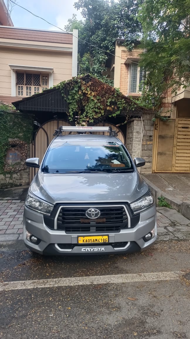 Innova Crysta Premium 7+1